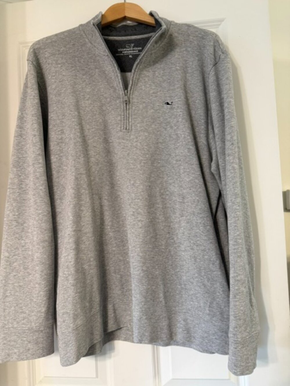 Vineyard Vines, Saltwater Quarter-Zip in grey heather, like brand new, XL